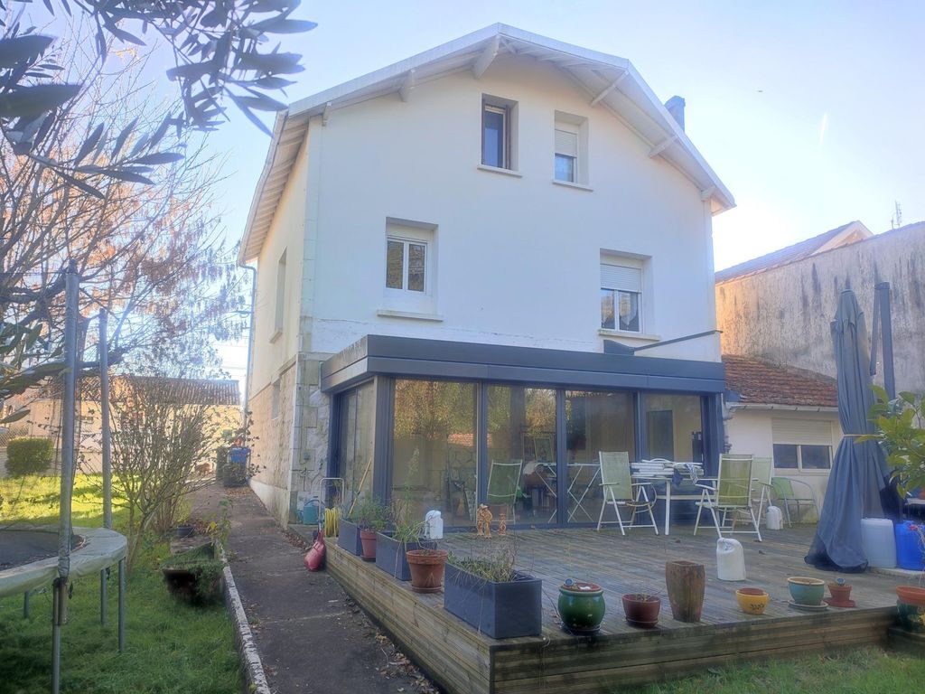 Achat maison à vendre 3 chambres 118 m² - Saintes