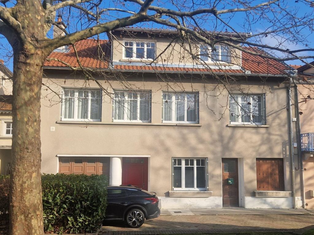 Achat maison à vendre 5 chambres 220 m² - Gannat