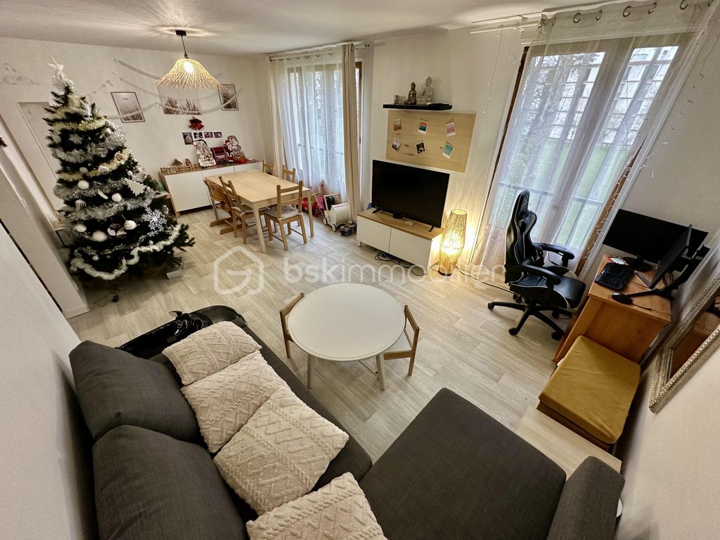 Achat appartement à vendre 5 pièces 83 m² - Brie-Comte-Robert