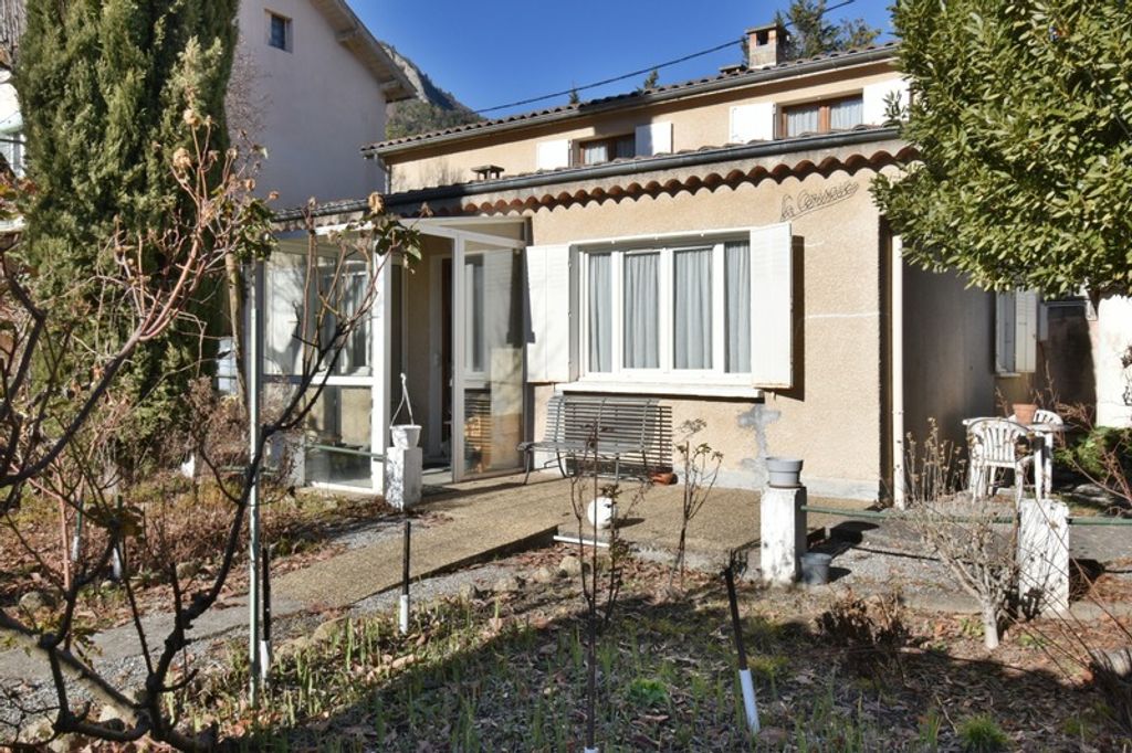 Achat maison à vendre 3 chambres 80 m² - Digne-les-Bains