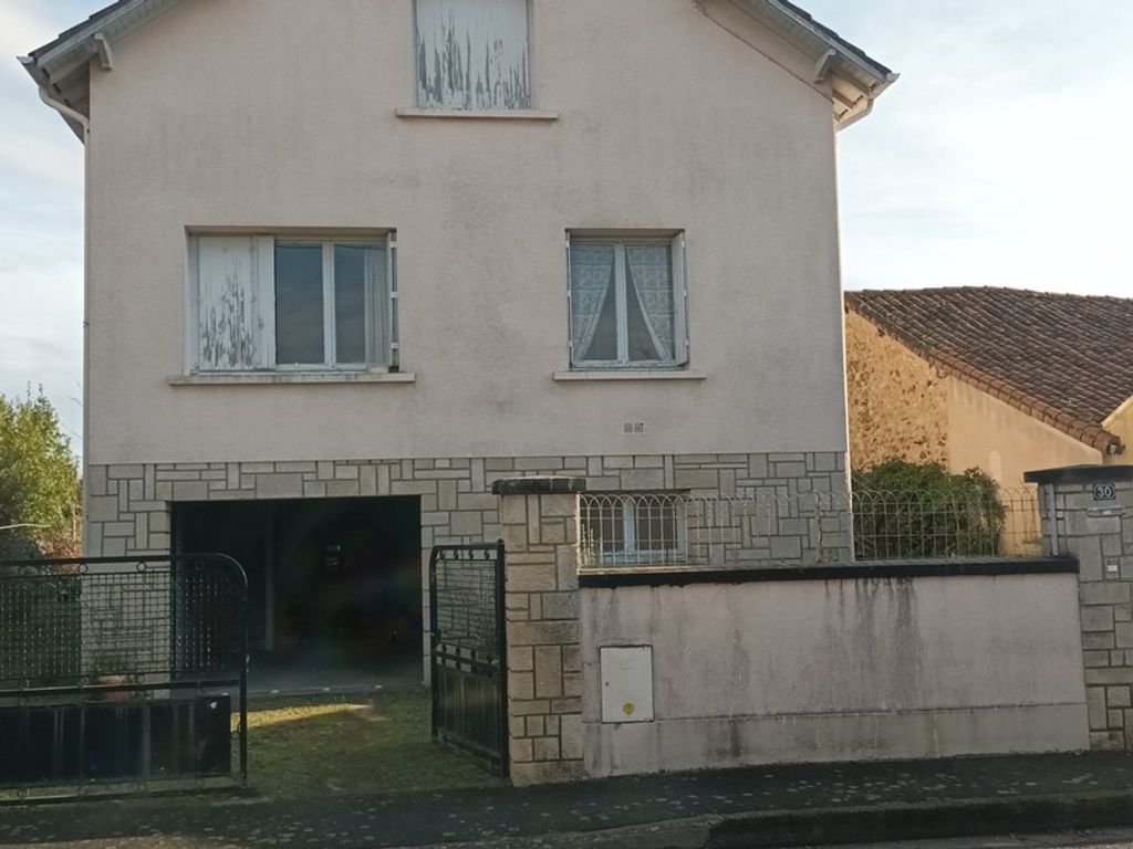 Achat maison à vendre 4 chambres 112 m² - Montmorillon