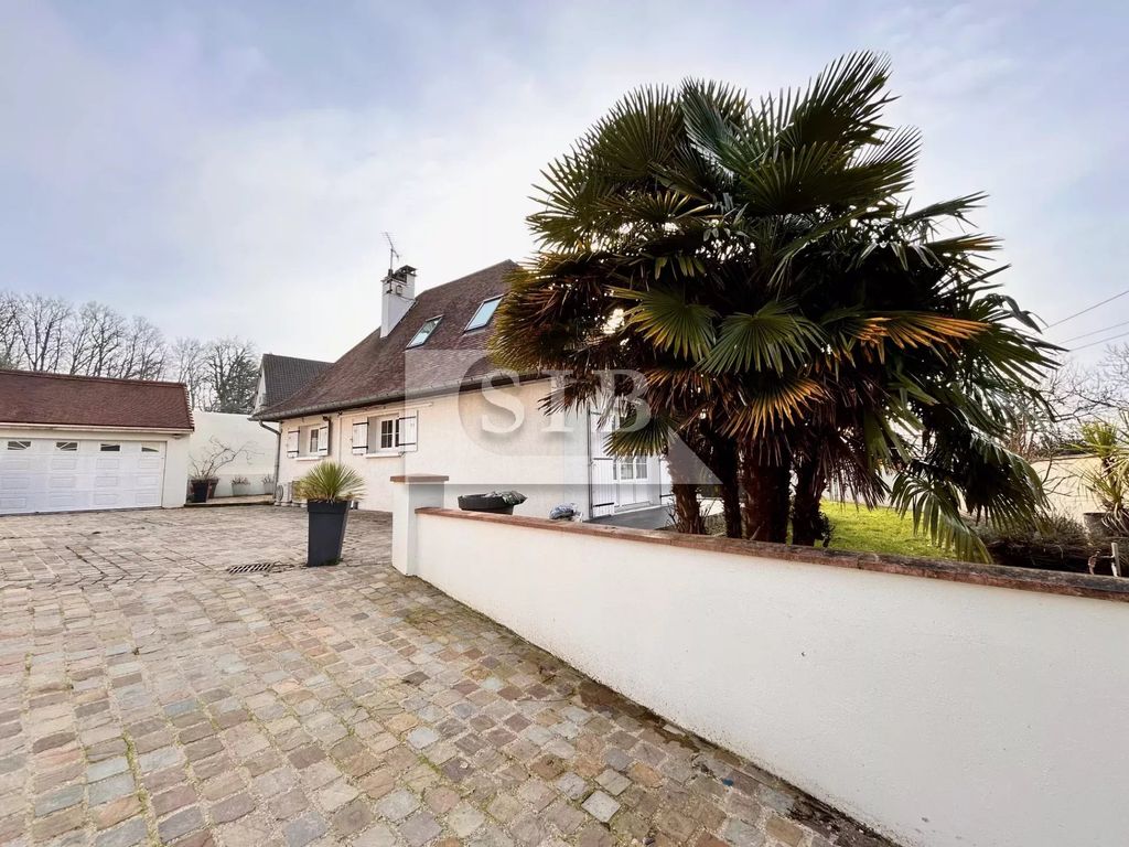 Achat maison à vendre 5 chambres 185 m² - La Ville-du-Bois