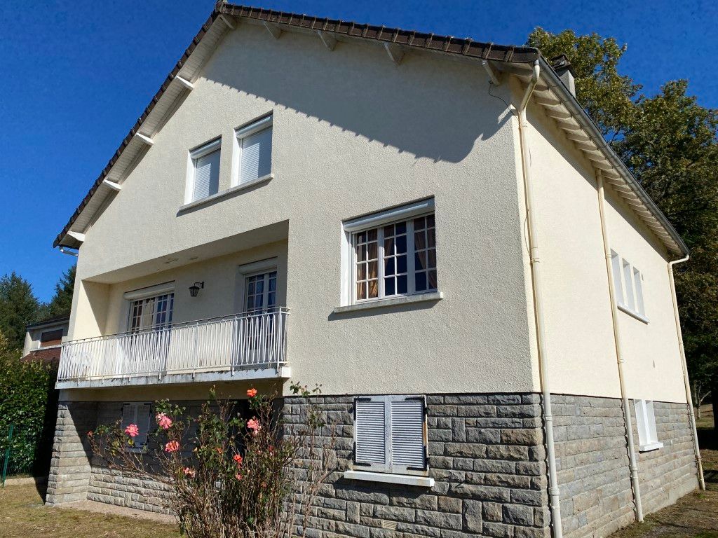 Achat maison à vendre 6 chambres 240 m² - Peyrat-le-Château