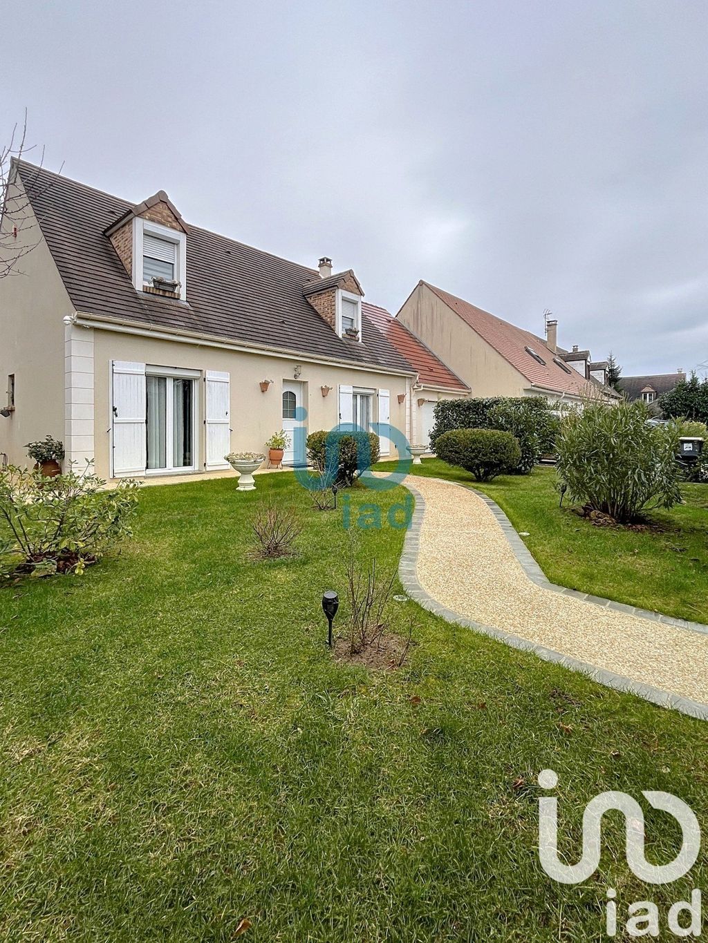 Achat maison à vendre 4 chambres 149 m² - Moisenay