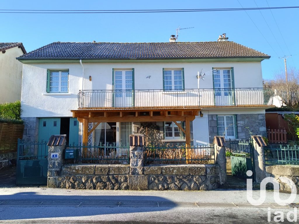 Achat maison à vendre 6 chambres 175 m² - Saint-Cernin