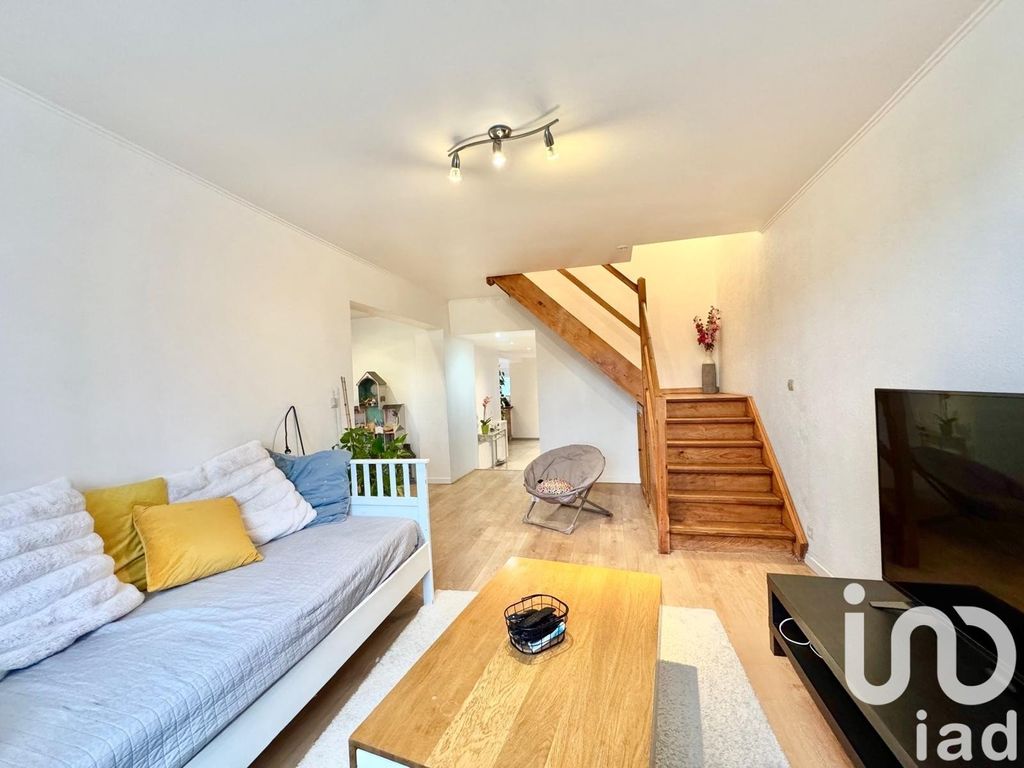 Achat maison à vendre 4 chambres 150 m² - Présilly