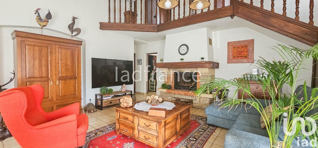 Achat maison à vendre 3 chambres 130 m² - Saint-Estève