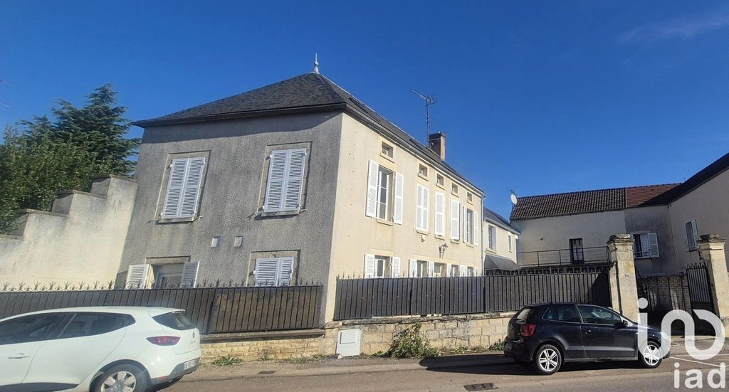 Achat maison à vendre 6 chambres 300 m² - Lézinnes