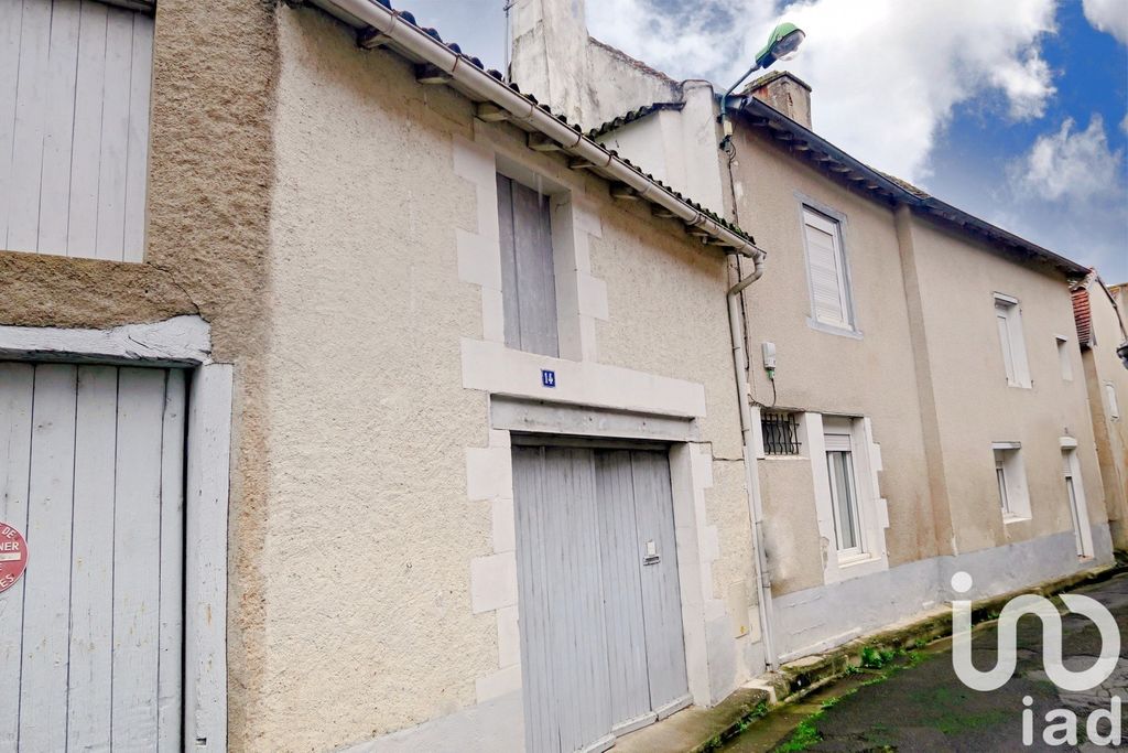 Achat maison à vendre 3 chambres 97 m² - Montmorillon