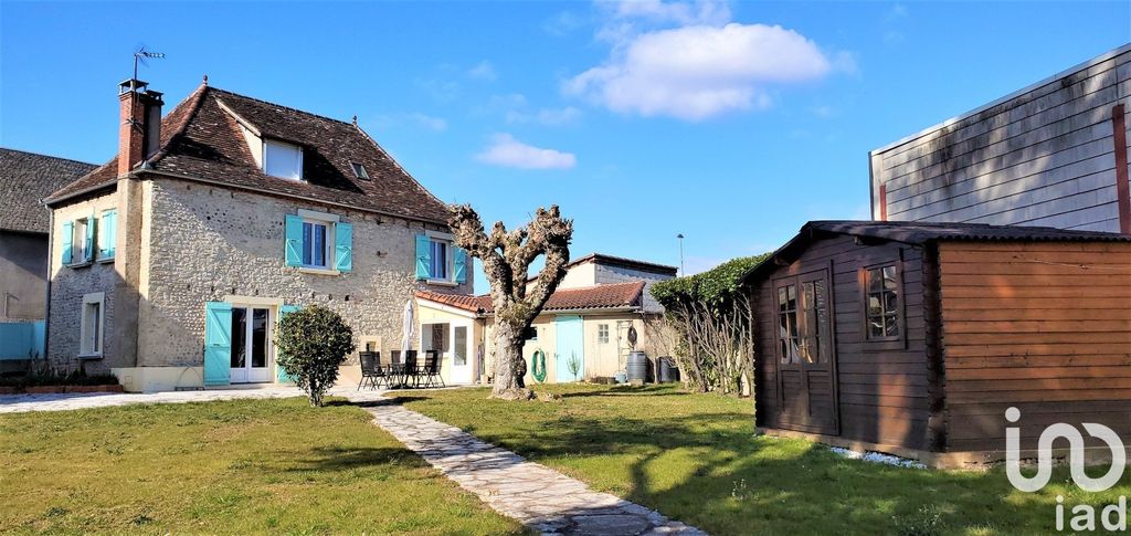 Achat maison à vendre 4 chambres 135 m² - Biars-sur-Cère