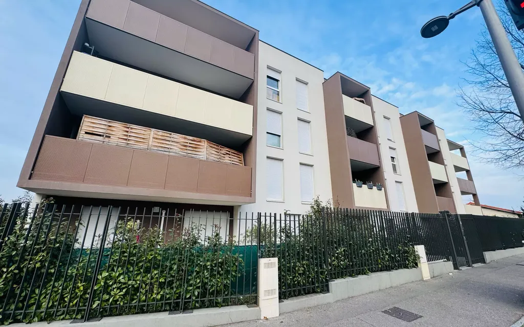 Achat appartement à vendre 4 pièces 72 m² - Vénissieux