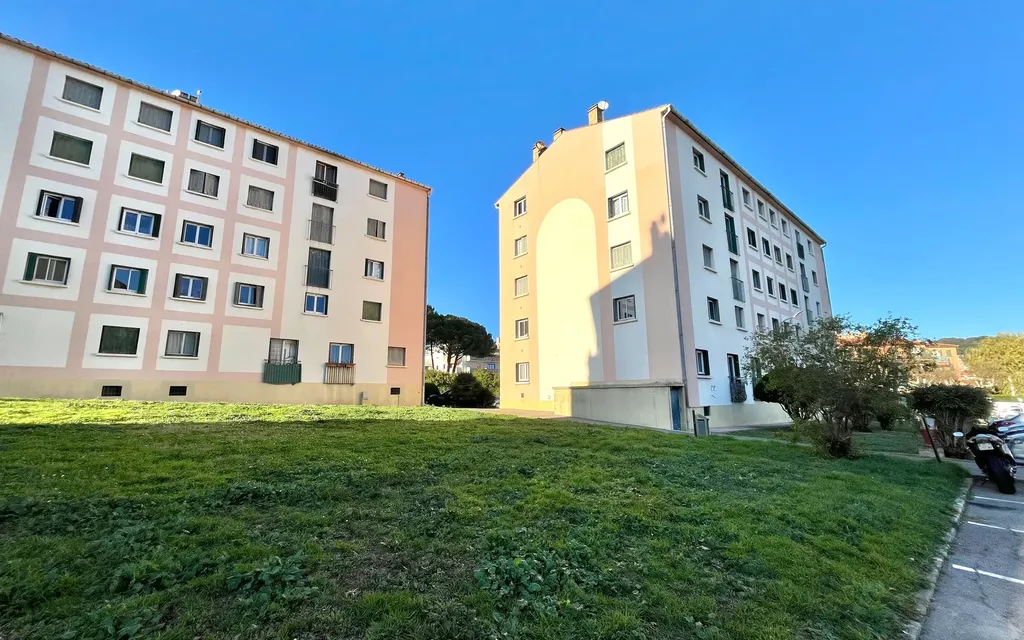 Achat appartement à vendre 3 pièces 57 m² - Vallauris