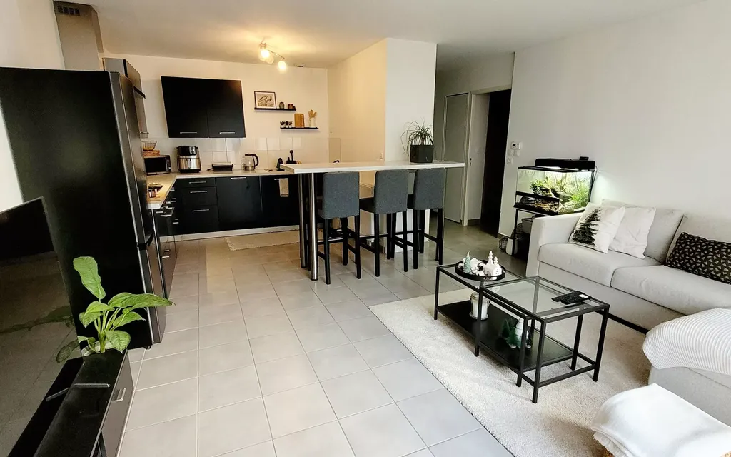 Achat appartement à vendre 2 pièces 55 m² - Saint-Genis-Pouilly