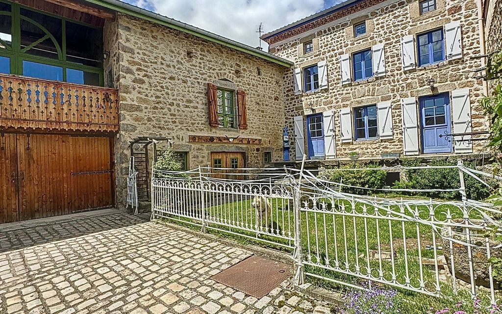 Achat maison à vendre 7 chambres 310 m² - Saint-Jean-Soleymieux