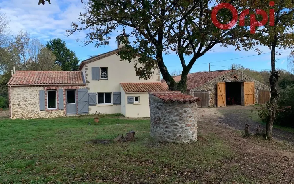 Achat maison à vendre 3 chambres 155 m² - Poiroux