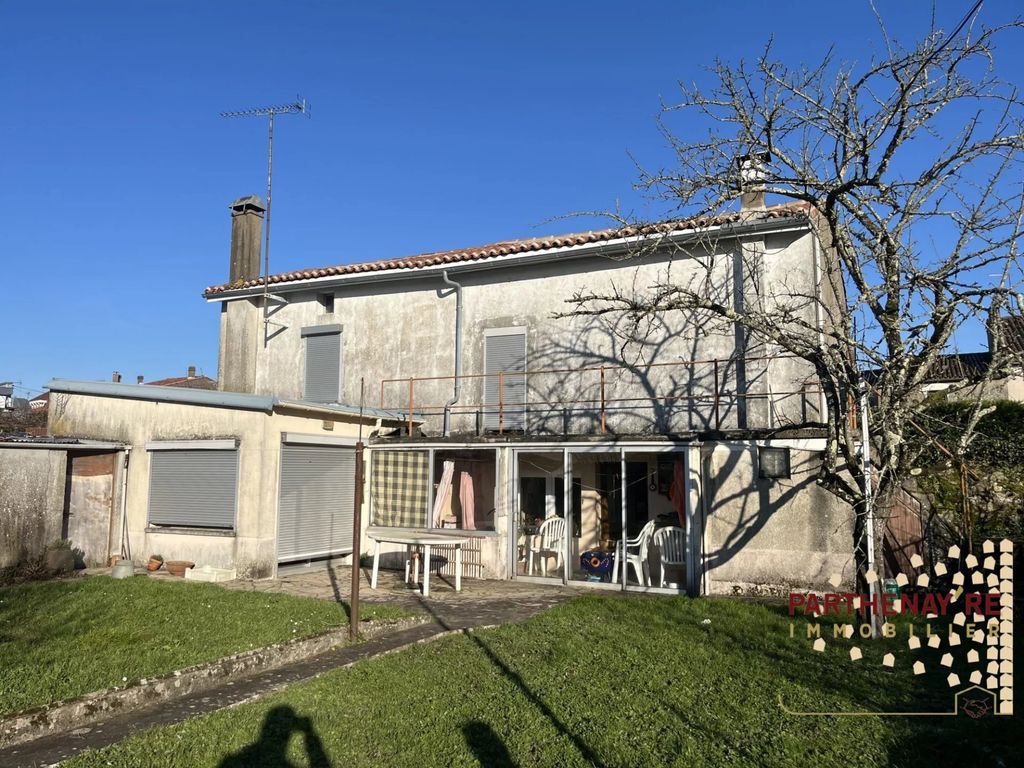 Achat maison à vendre 4 chambres 122 m² - Parthenay