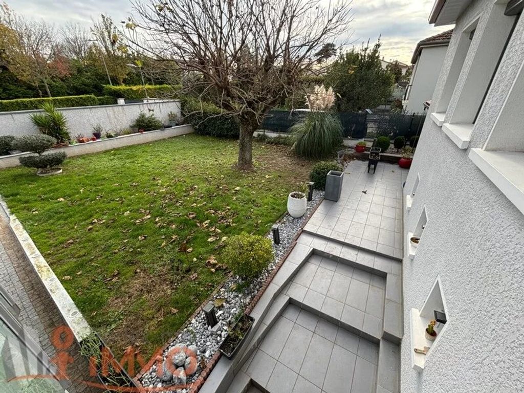 Achat maison à vendre 3 chambres 150 m² - Feyzin