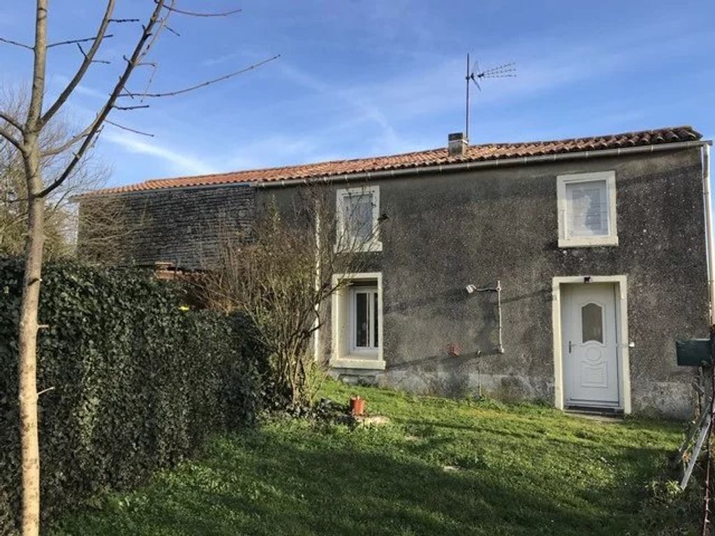 Achat maison à vendre 2 chambres 85 m² - Benet