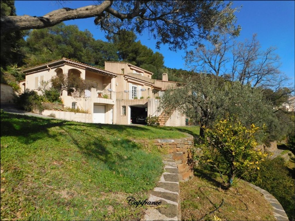 Achat maison à vendre 5 chambres 237 m² - Hyères