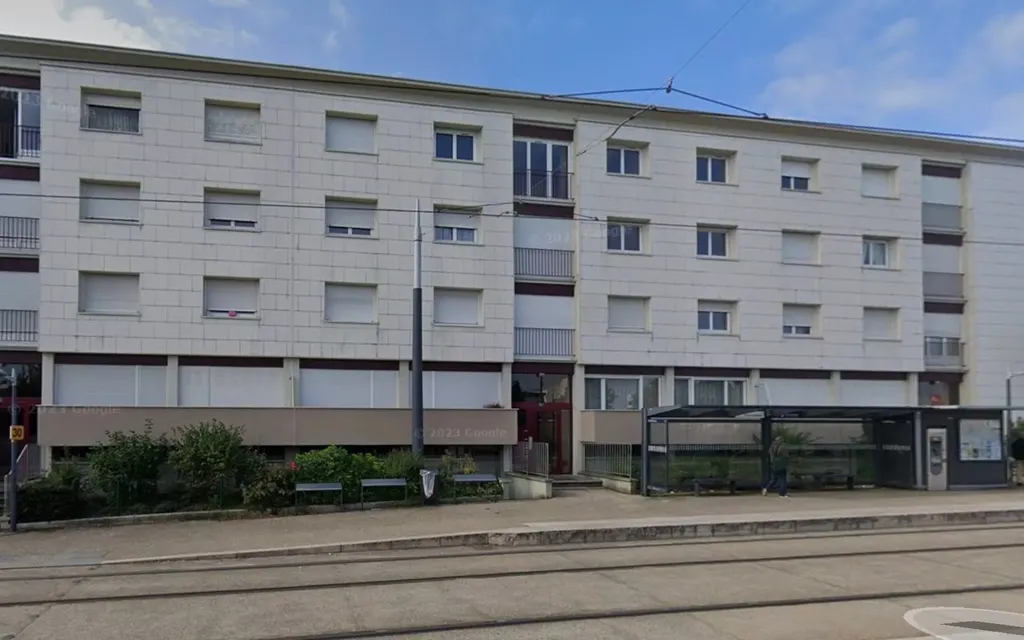 Achat appartement à vendre 2 pièces 45 m² - Saint-Jean-de-la-Ruelle