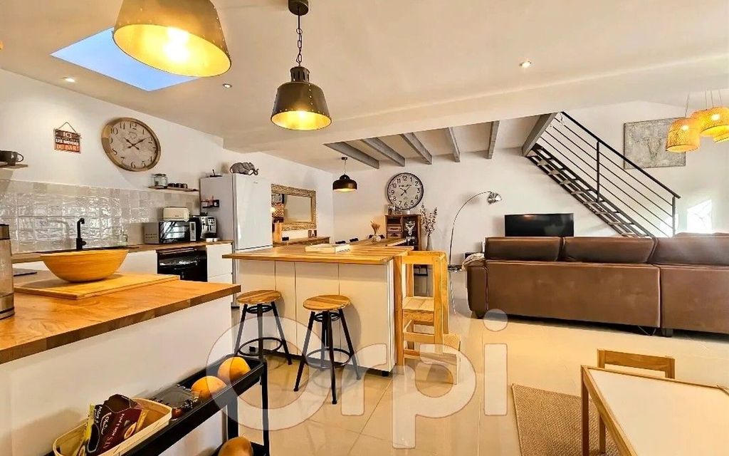 Achat maison à vendre 2 chambres 97 m² - Lunel