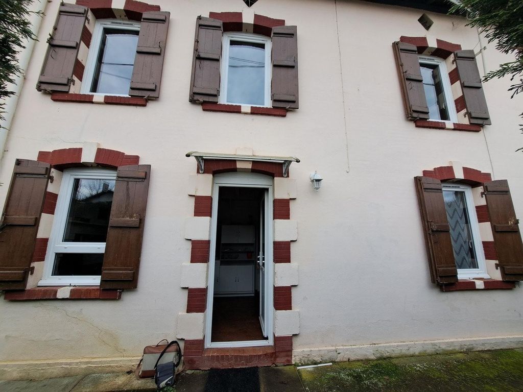 Achat maison à vendre 2 chambres 75 m² - Roquefort