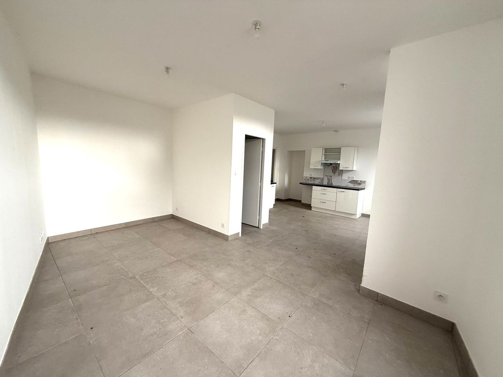 Achat maison à vendre 3 chambres 95 m² - Saint-Donat-sur-l'Herbasse