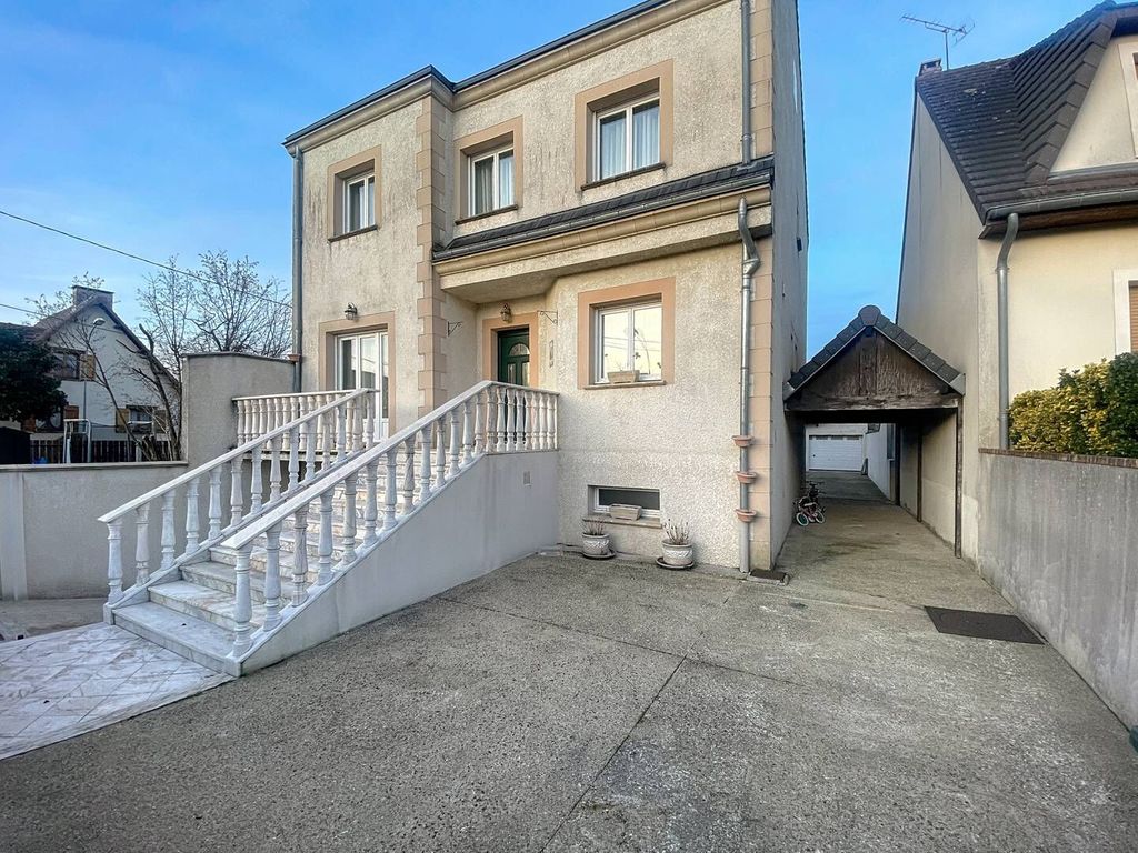 Achat maison à vendre 5 chambres 190 m² - Roissy-en-Brie