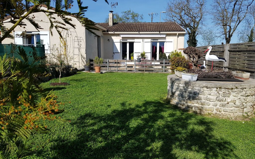 Achat maison à vendre 4 chambres 143 m² - Saint-Julien-de-l'Escap