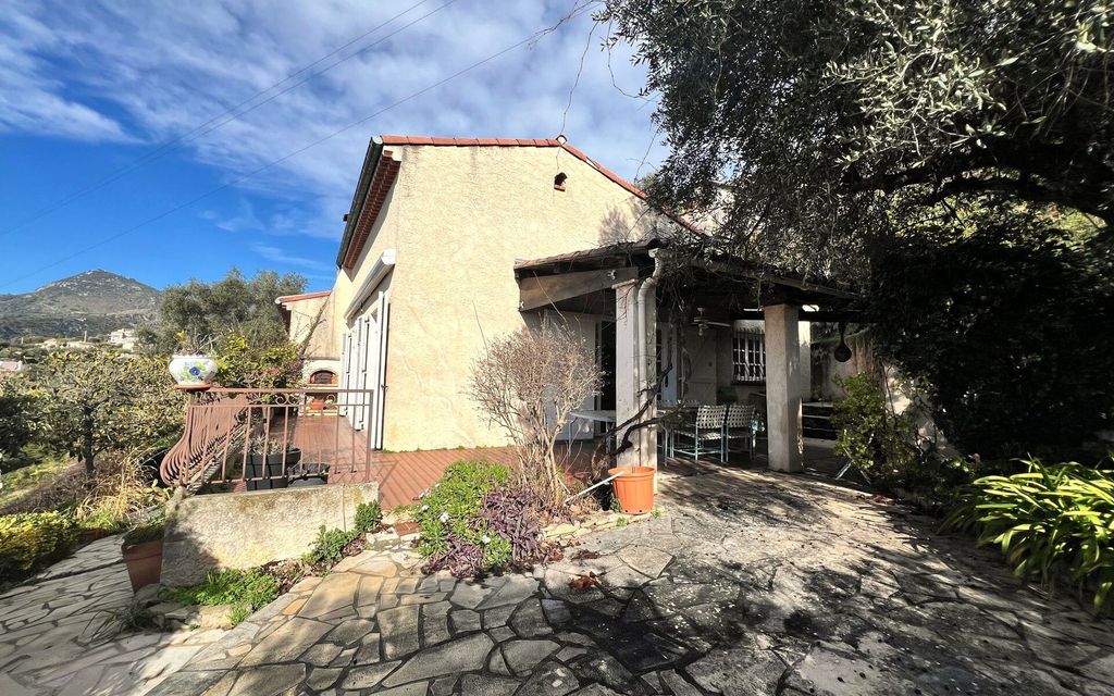 Achat maison à vendre 4 chambres 125 m² - Châteauneuf-Grasse