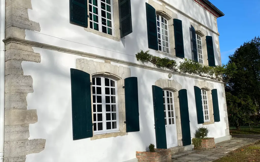 Achat maison à vendre 6 chambres 408 m² - Saint-Martin-de-Seignanx