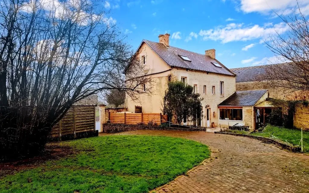 Achat maison à vendre 5 chambres 161 m² - Vienne-en-Bessin