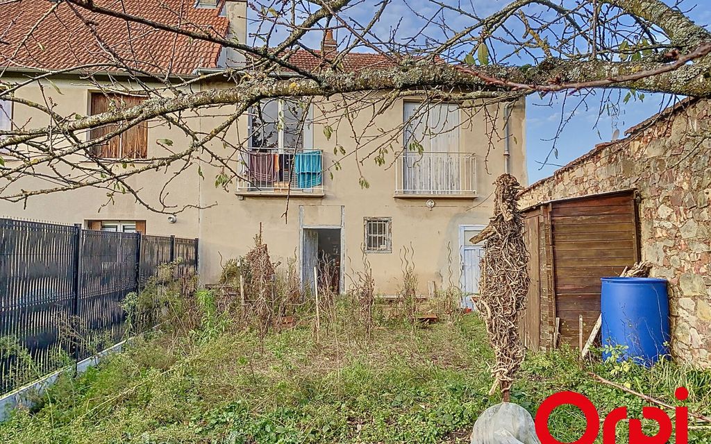 Achat maison à vendre 2 chambres 62 m² - Commentry