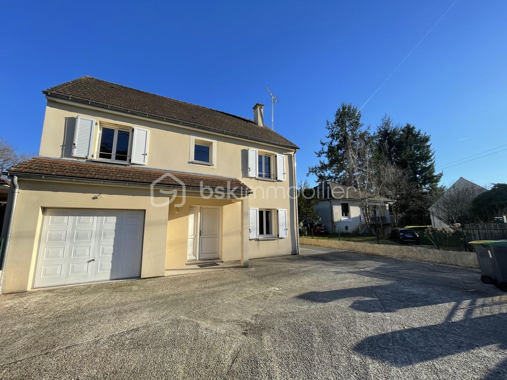 Achat maison à vendre 4 chambres 128 m² - Bois-le-Roi