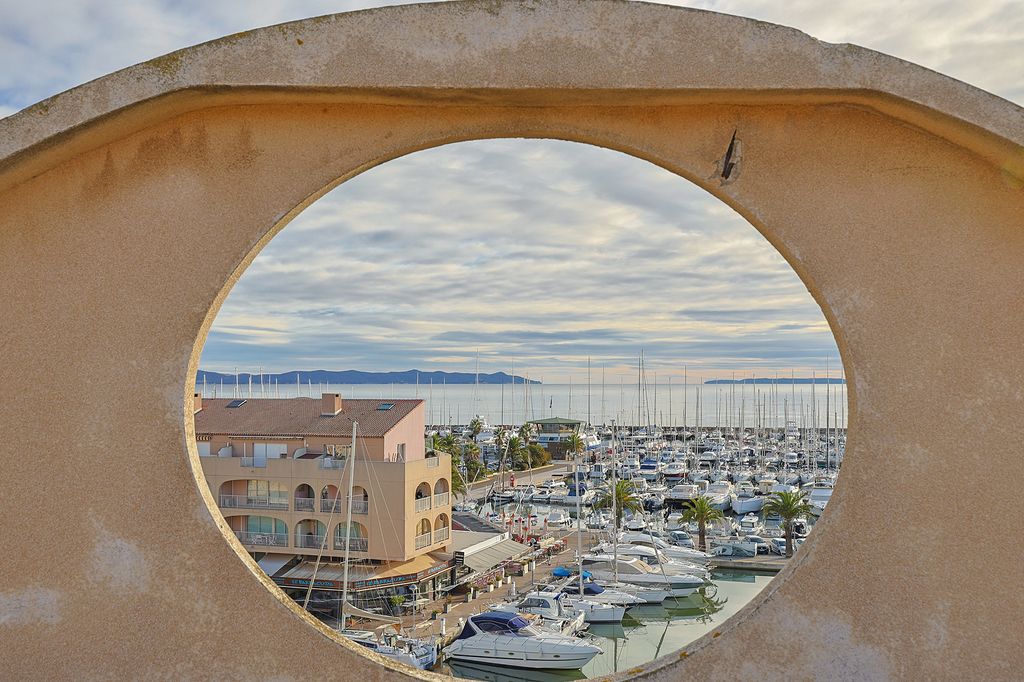 Achat appartement à vendre 2 pièces 71 m² - Hyères