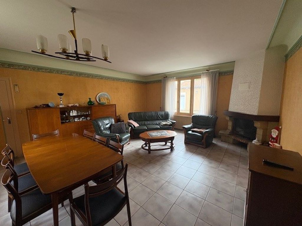 Achat maison à vendre 5 chambres 135 m² - Neuville-de-Poitou