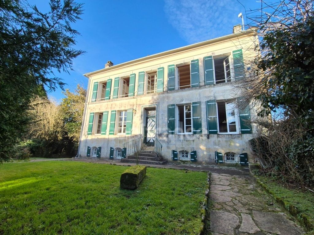 Achat maison à vendre 5 chambres 260 m² - Bussac-sur-Charente