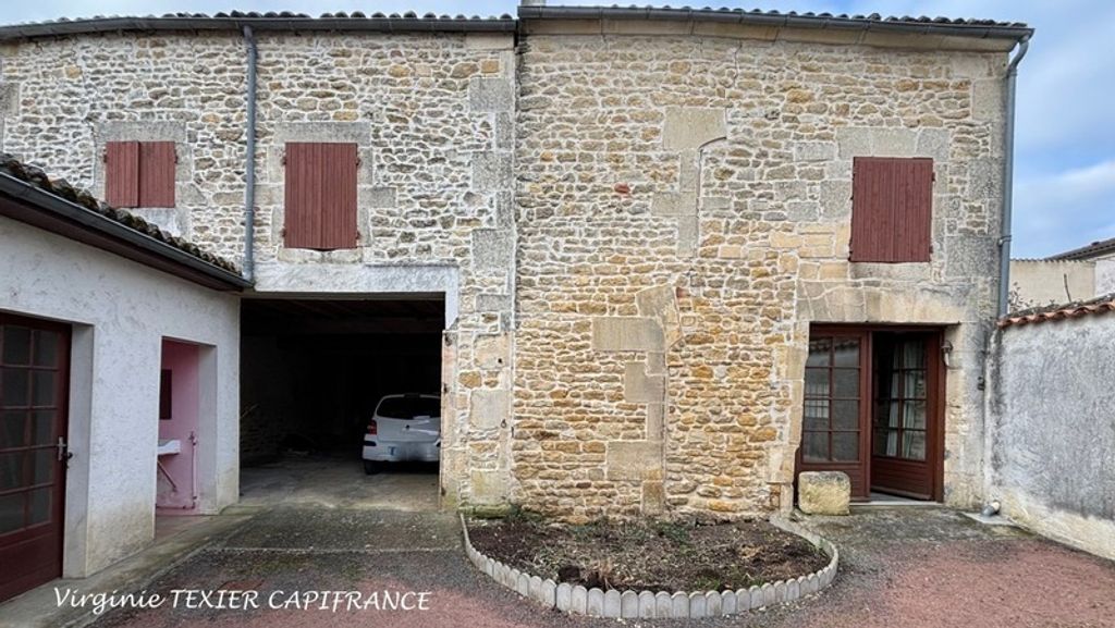 Achat maison à vendre 3 chambres 121 m² - Brizambourg