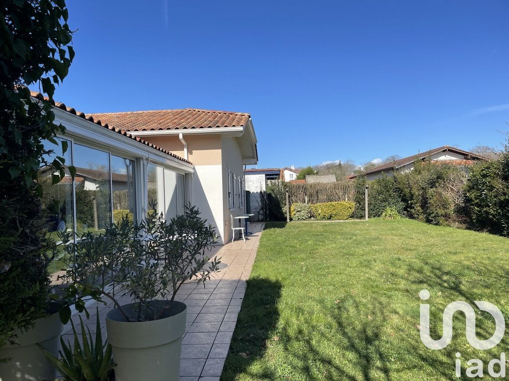 Achat maison à vendre 4 chambres 153 m² - Saint-Martin-de-Seignanx