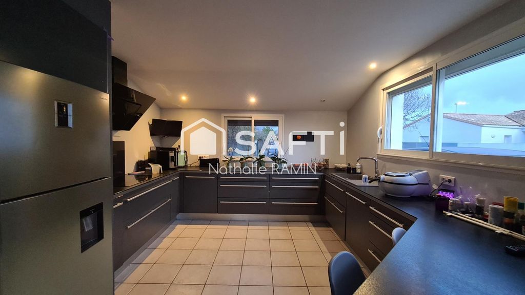 Achat maison à vendre 4 chambres 134 m² - Saint-Christophe-du-Ligneron