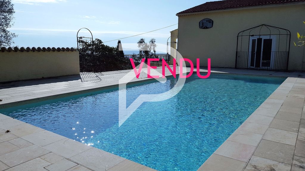 Achat maison à vendre 6 chambres 200 m² - Bandol