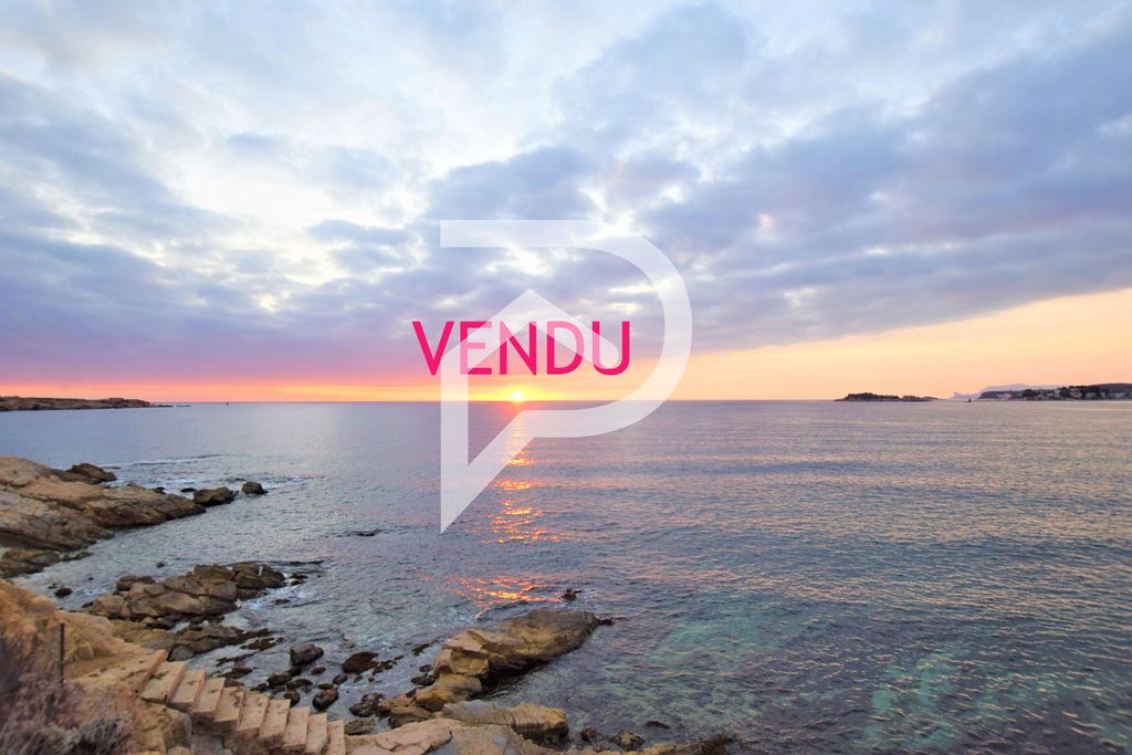 Achat maison à vendre 3 chambres 130 m² - Sanary-sur-Mer