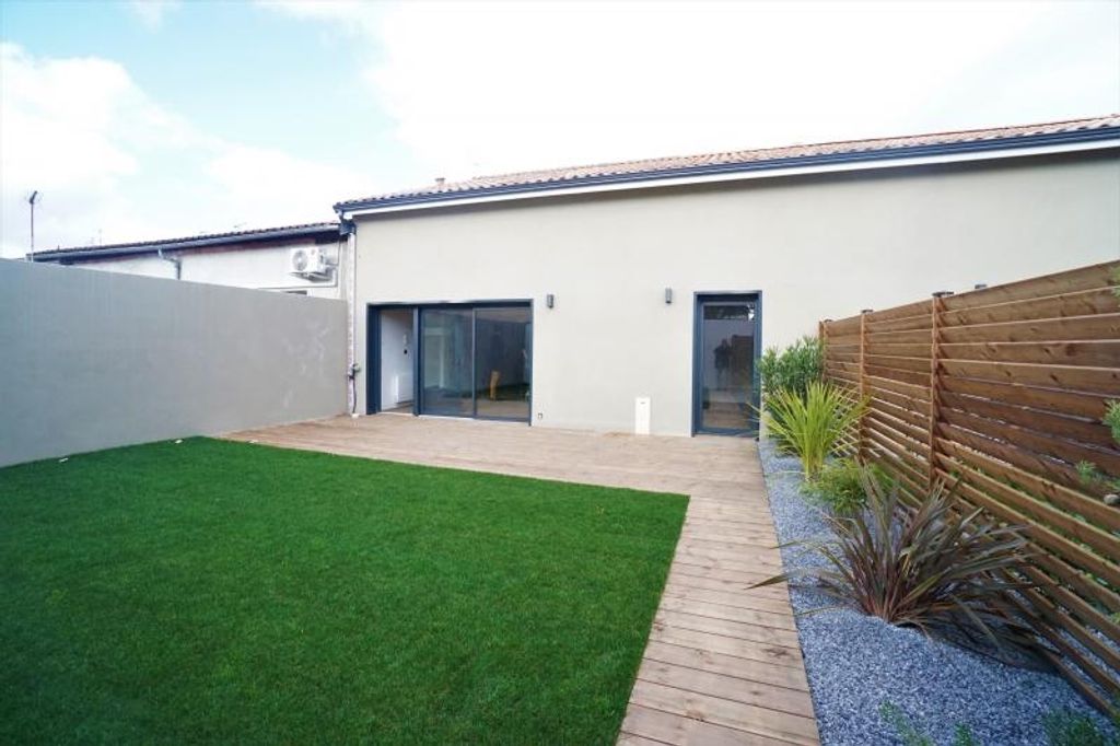 Achat maison à vendre 3 chambres 107 m² - Mérignac