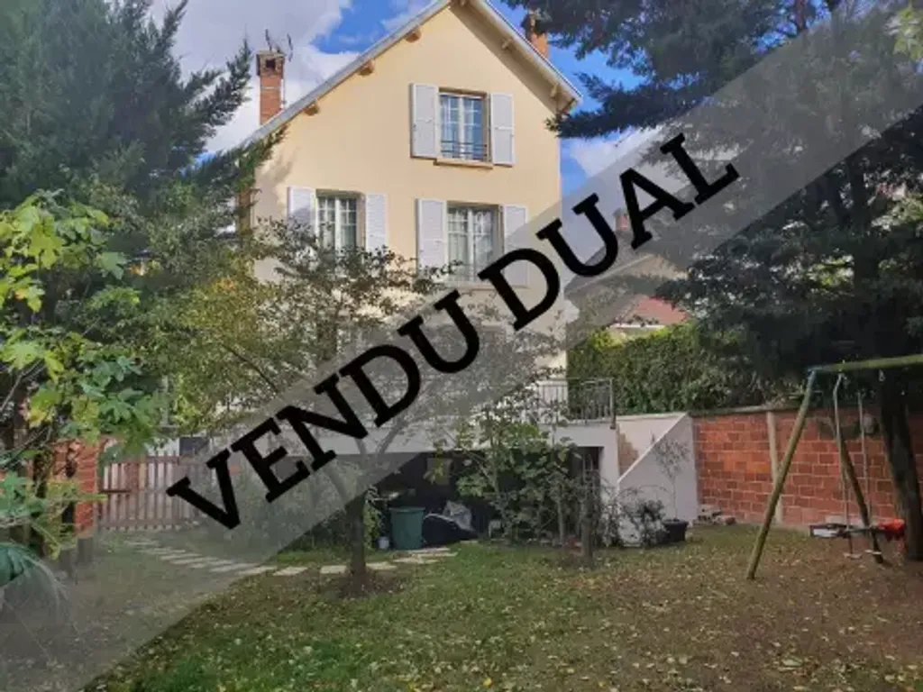 Achat maison à vendre 5 chambres 126 m² - Villemomble